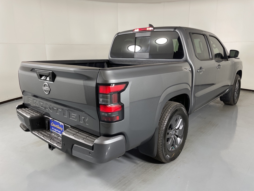 2025 Nissan Frontier Crew Cab SV photo 8