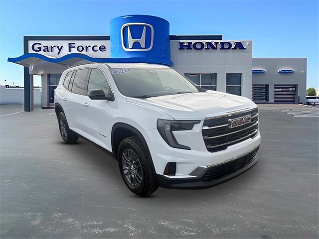 2025 GMC Acadia Base's photo