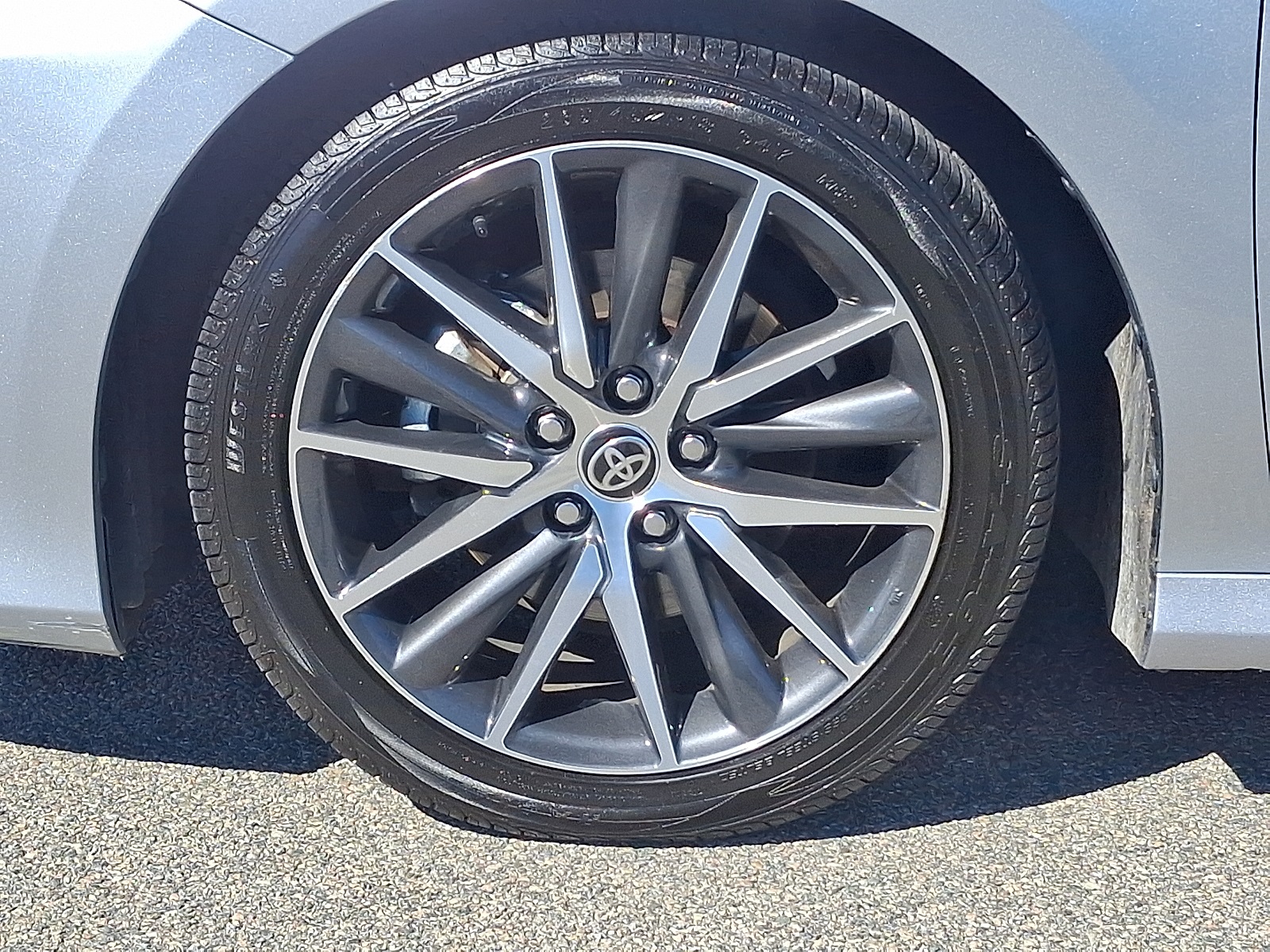 2023 Toyota Camry XLE photo 9