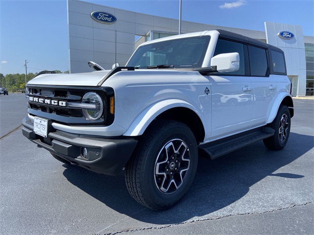 2025 Ford Bronco 4-Door Outer Banks's photo