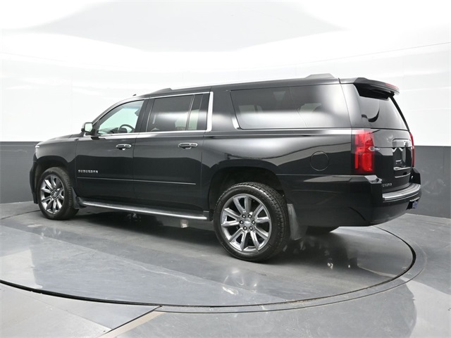 2019 Chevrolet Suburban Premier photo 3