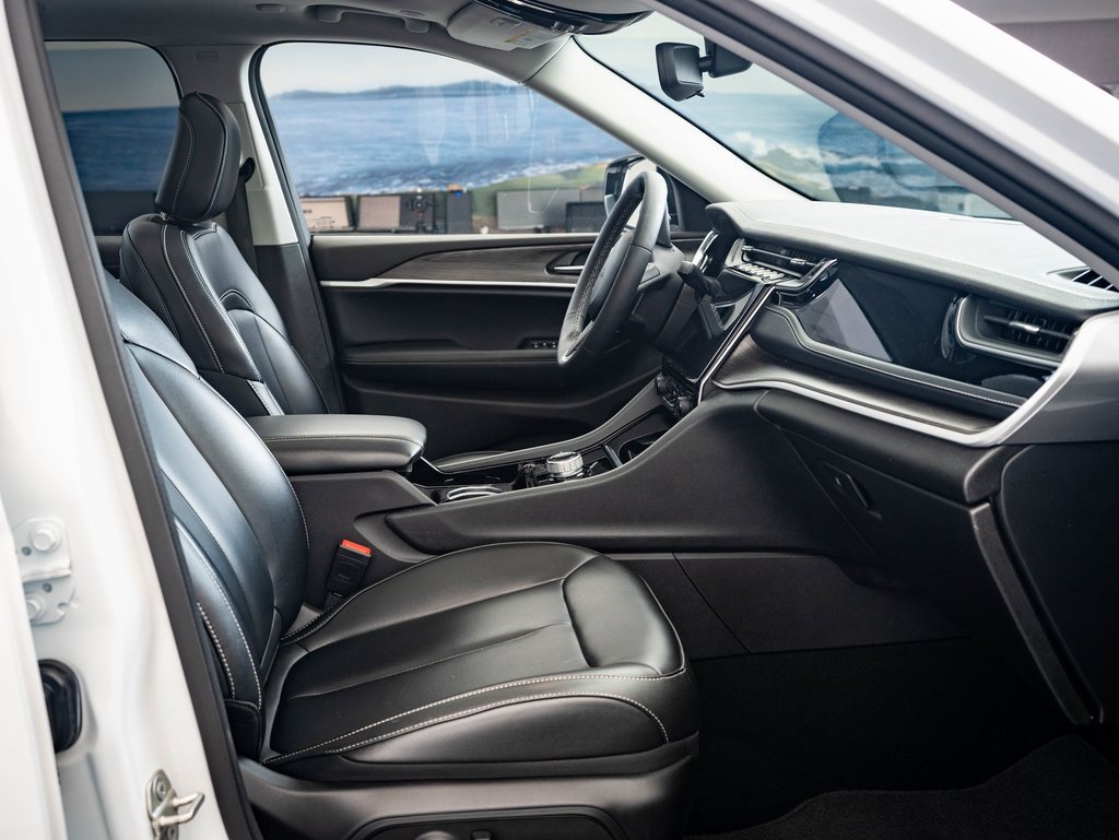 2023 Jeep Cherokee 4xe photo 22