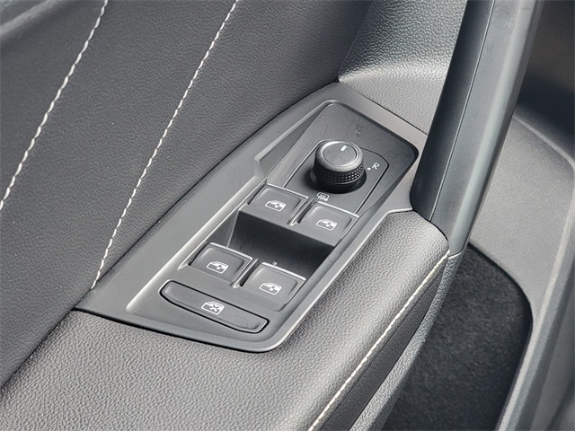 2023 Volkswagen Tiguan SE R-Line Black photo 25