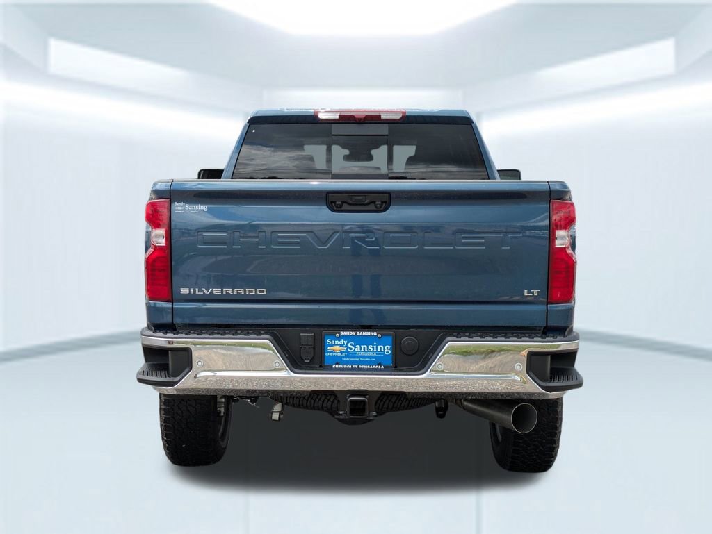 2025 Chevrolet Silverado 2500HD LT photo 4