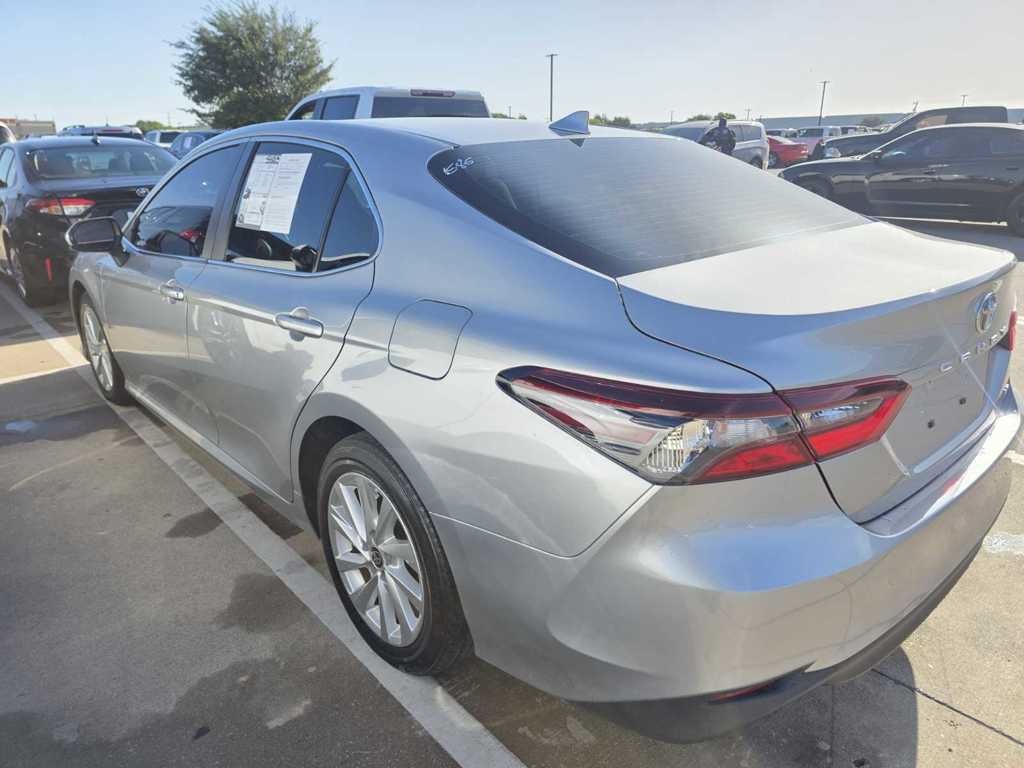 2023 Toyota Camry LE photo 4