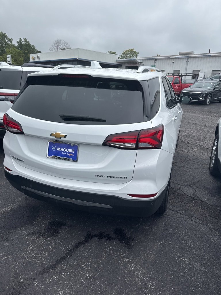 2022 Chevrolet Equinox Premier photo 3