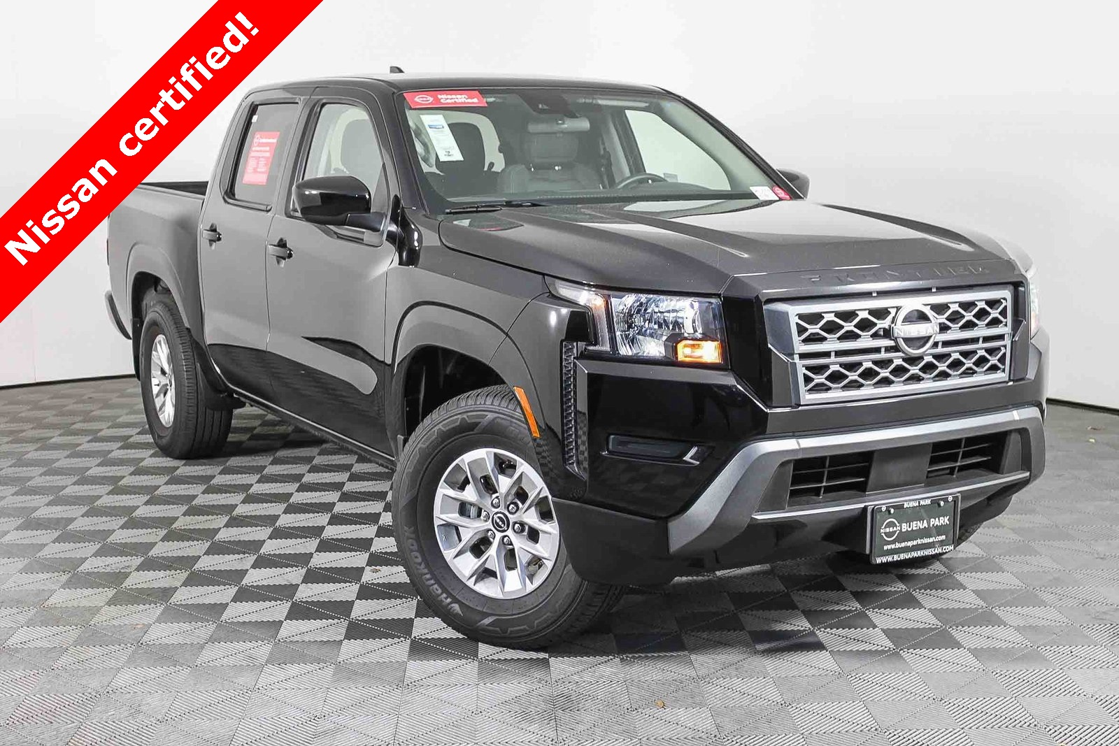 2024 Nissan Frontier SV's photo