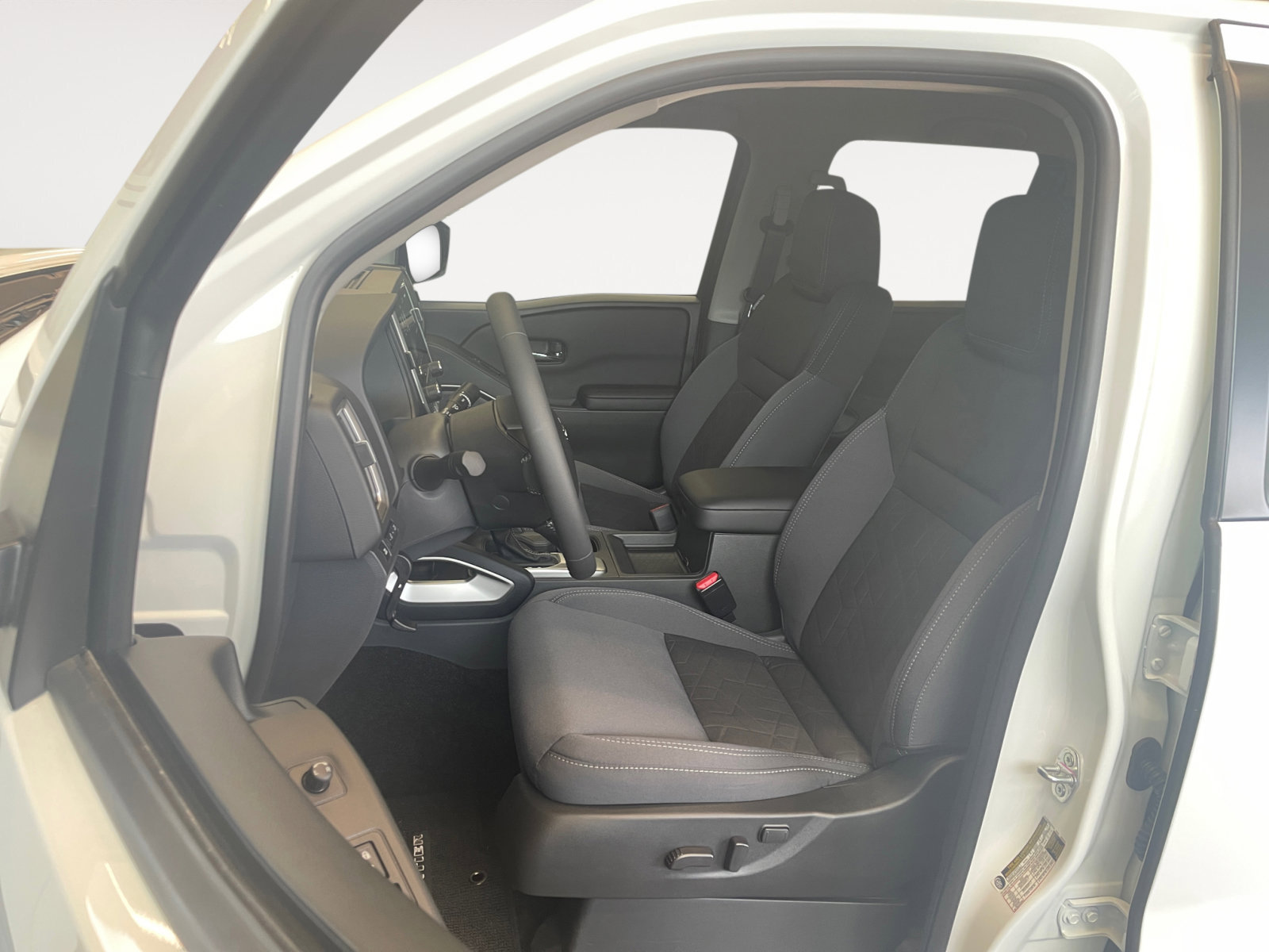2025 Nissan Frontier SV photo 19