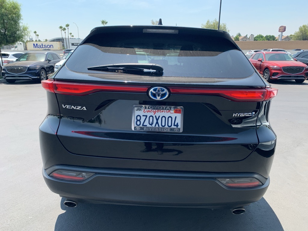 2022 Toyota Venza LE photo 3
