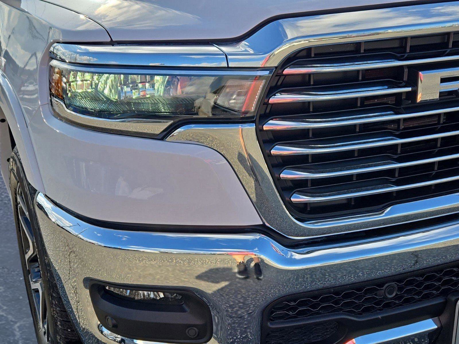 2025 Ram 1500 Laramie photo 3