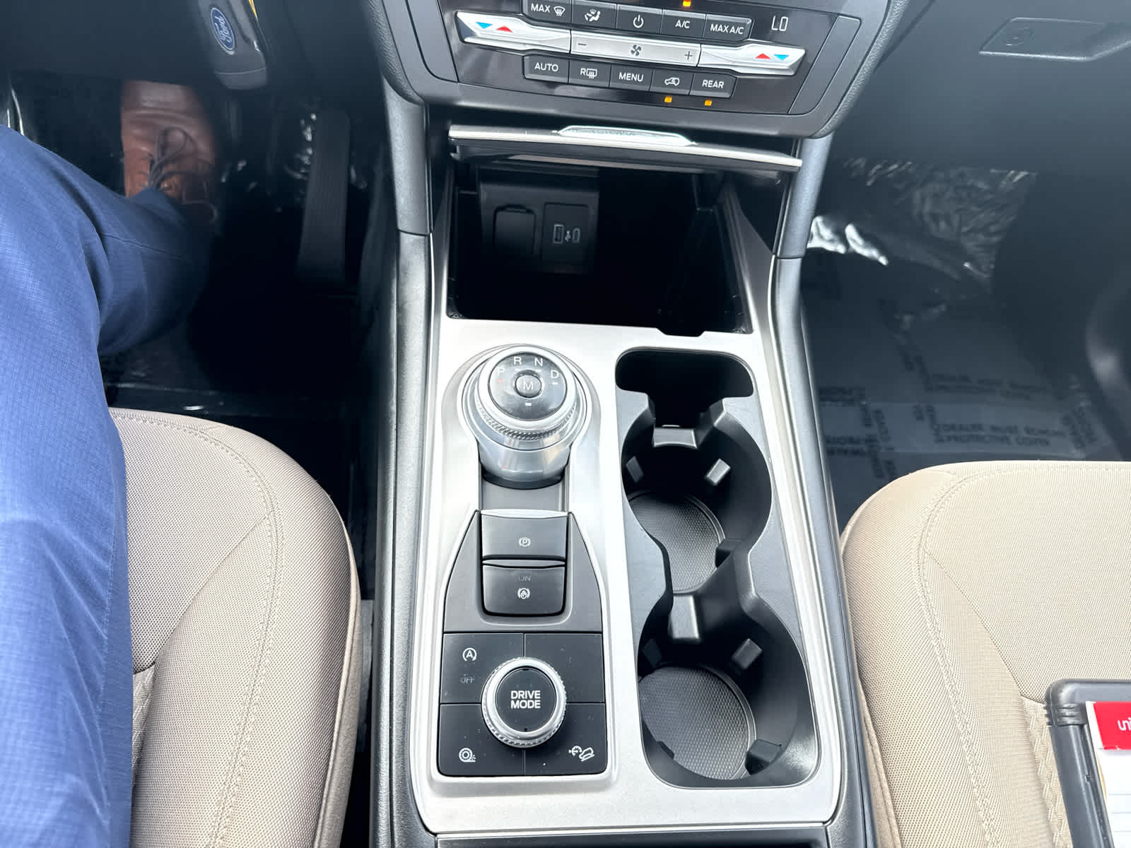 2020 Ford Explorer Base photo 27