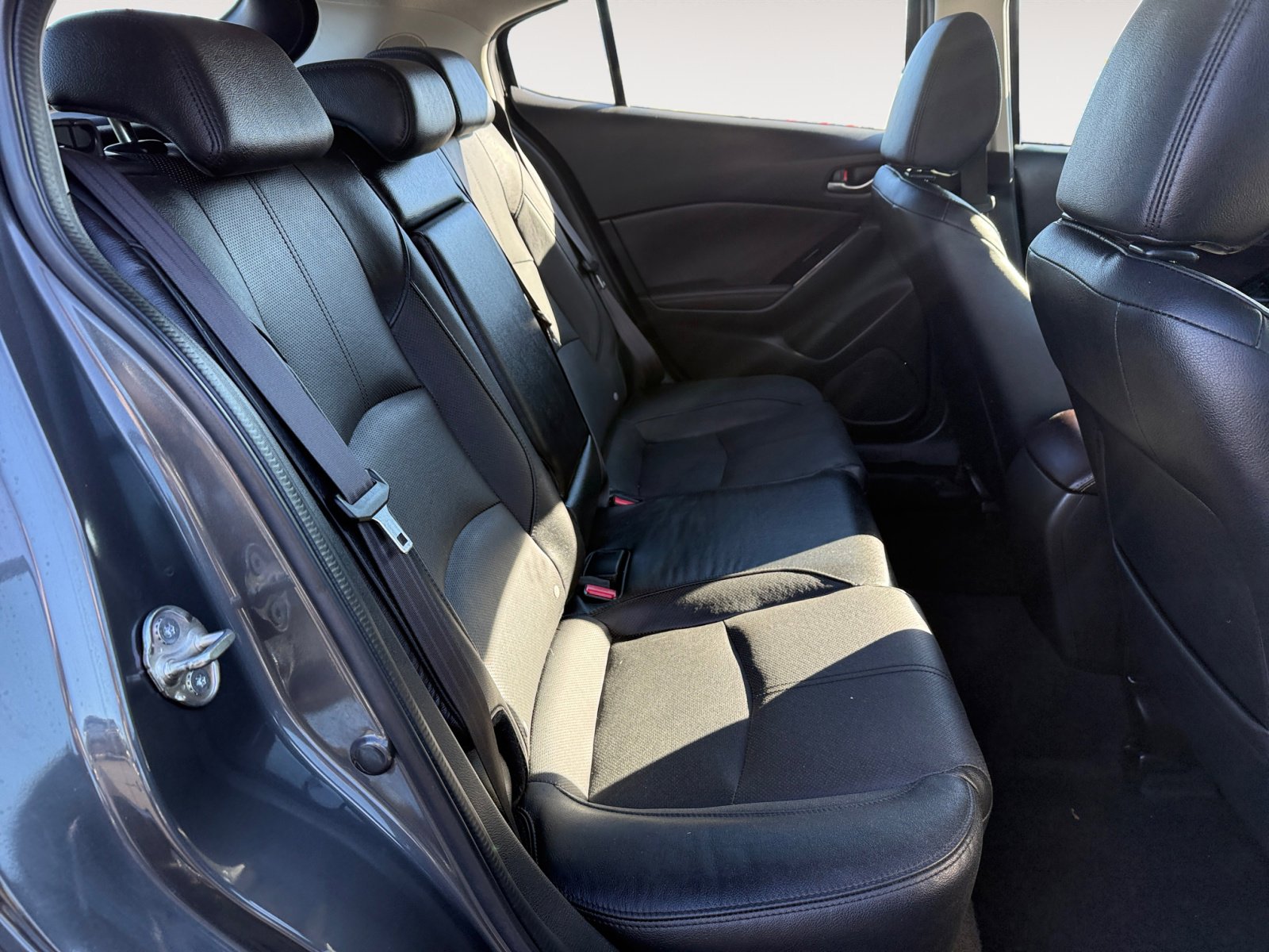 2018 Mazda Mazda3 Grand Touring photo 18