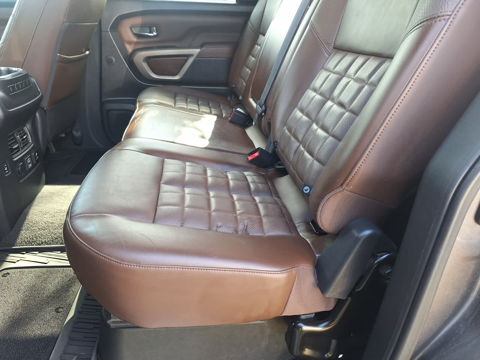 2021 Nissan Titan Platinum Reserve photo 21