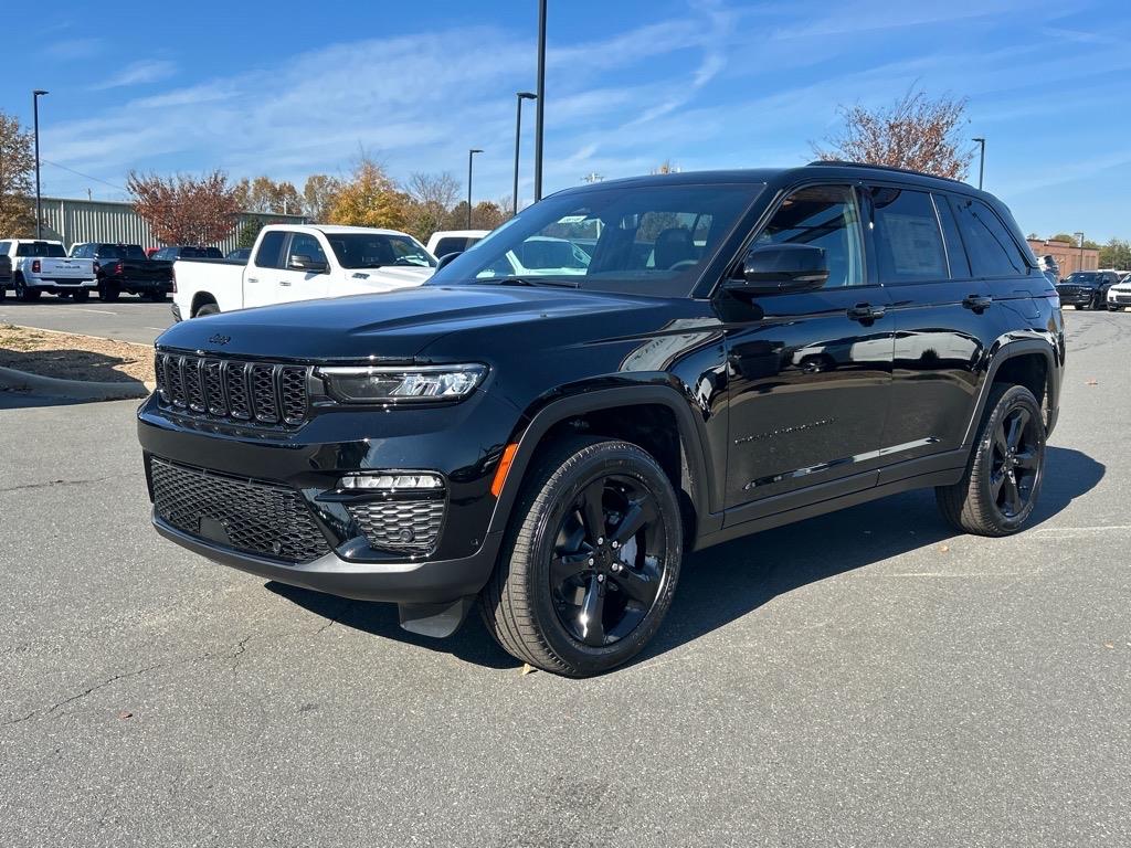 2025 Jeep Grand Cherokee Limited photo 2