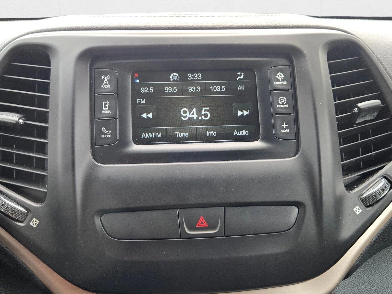 2016 Jeep Cherokee Latitude photo 12