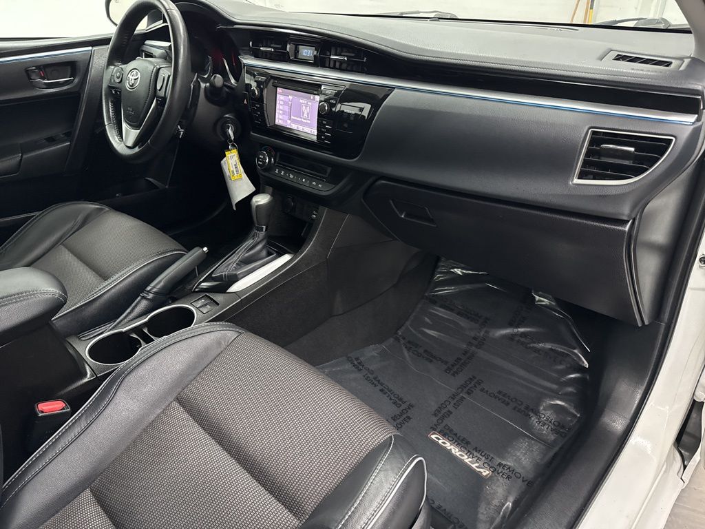 2015 Toyota Corolla Plus photo 21