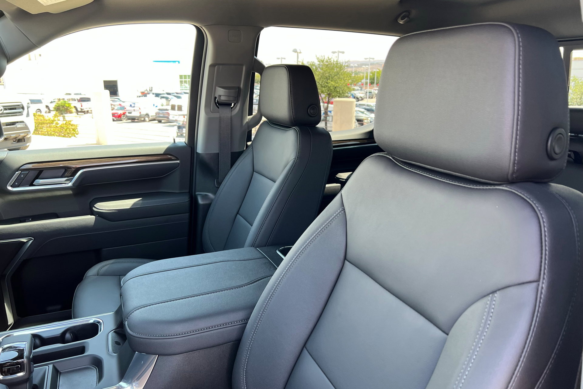 2026 Chevrolet Silverado 1500 RST photo 16