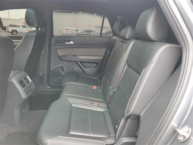 2022 Volkswagen Atlas Cross Sport V6 SE Technology photo 17