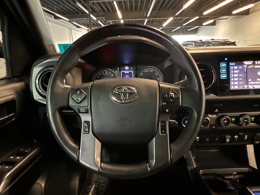 2019 Toyota Tacoma TRD Sport photo 3