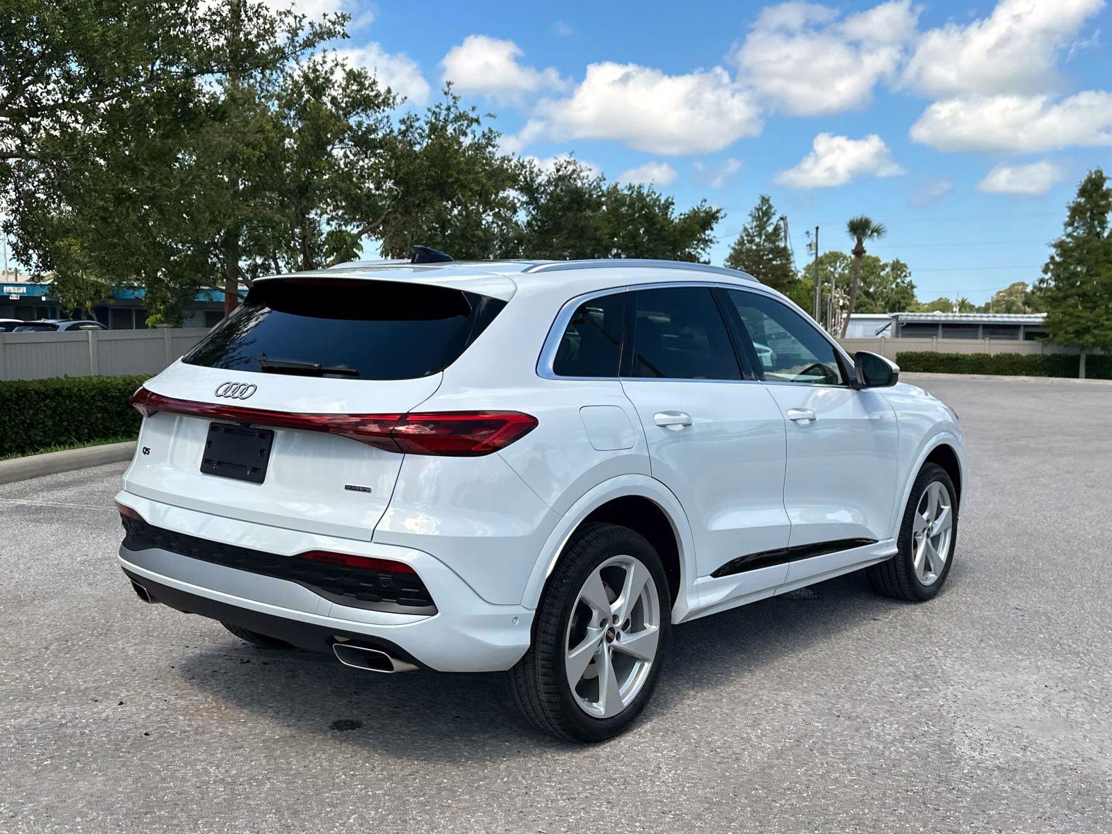 2025 Audi Q5 Premium Plus photo 4