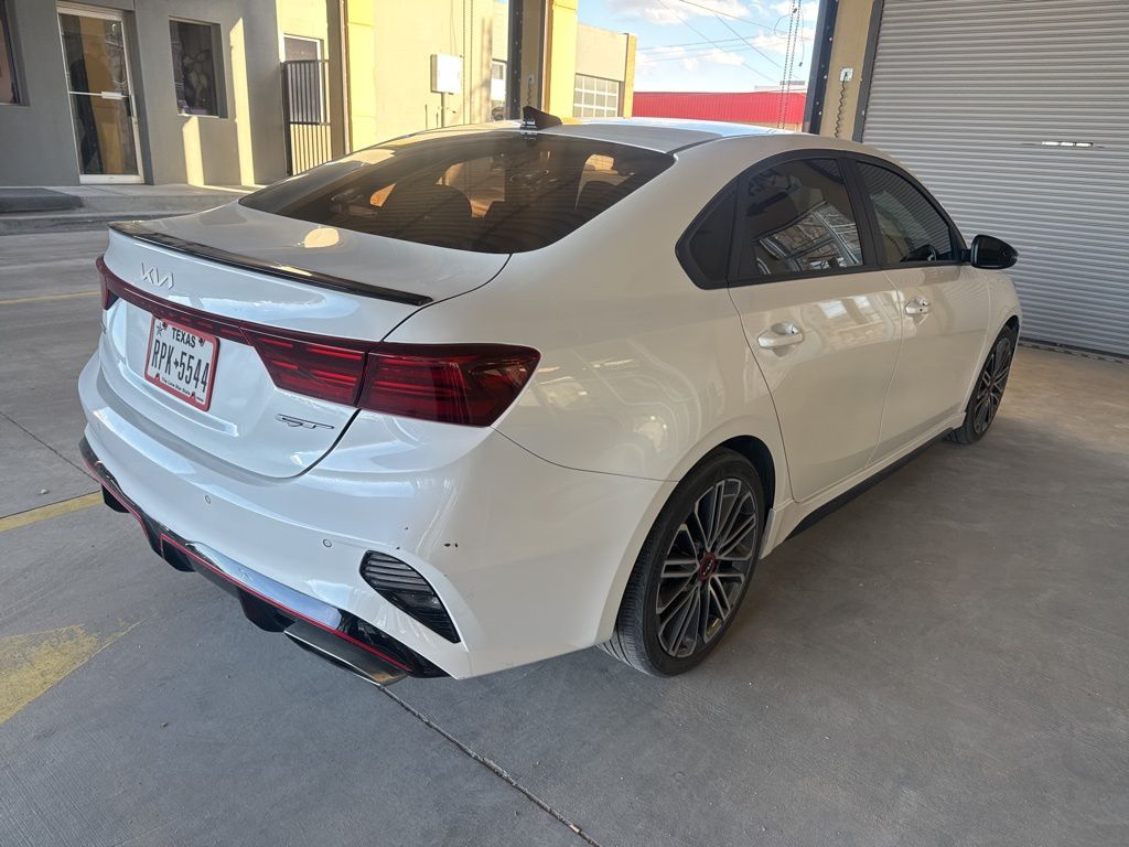 2022 Kia Forte GT photo 3