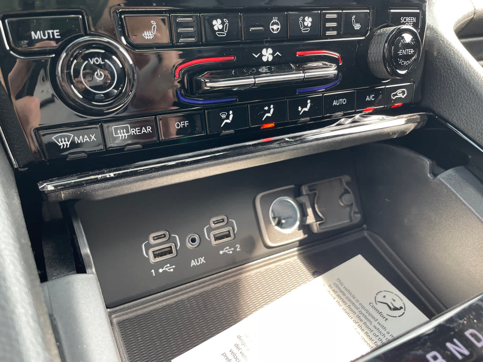 2025 Jeep Grand Cherokee Overland photo 27