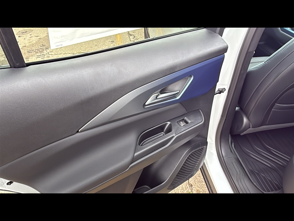 2025 Chevrolet Equinox EV 1LT photo 19