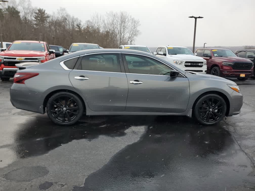 2018 Nissan Altima 2.5 SR photo 4
