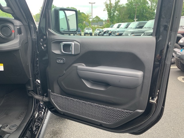 2024 Jeep Wrangler Rubicon photo 29