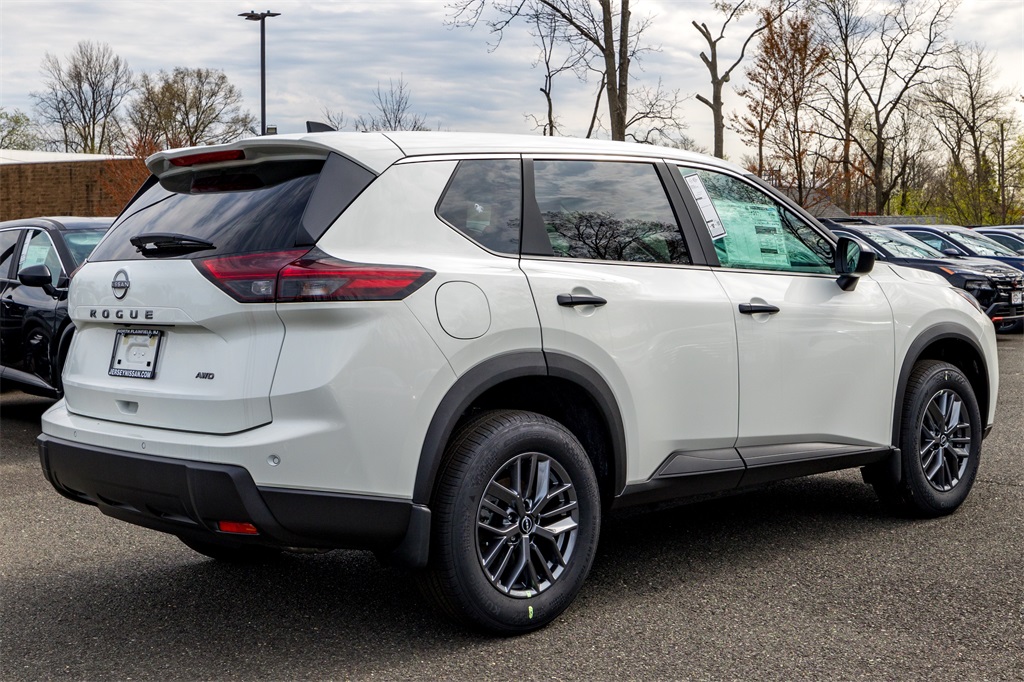 2025 Nissan Rogue S photo 4