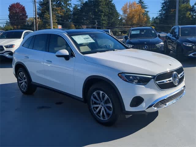 2026 Mercedes Benz GLC 300 4MATIC photo 2