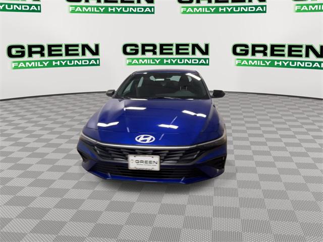 2025 Hyundai Elantra SEL Sport photo 5