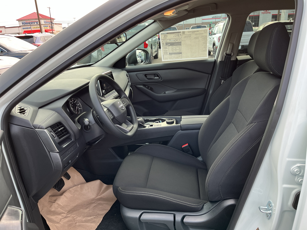 2026 Nissan Rogue S photo 4