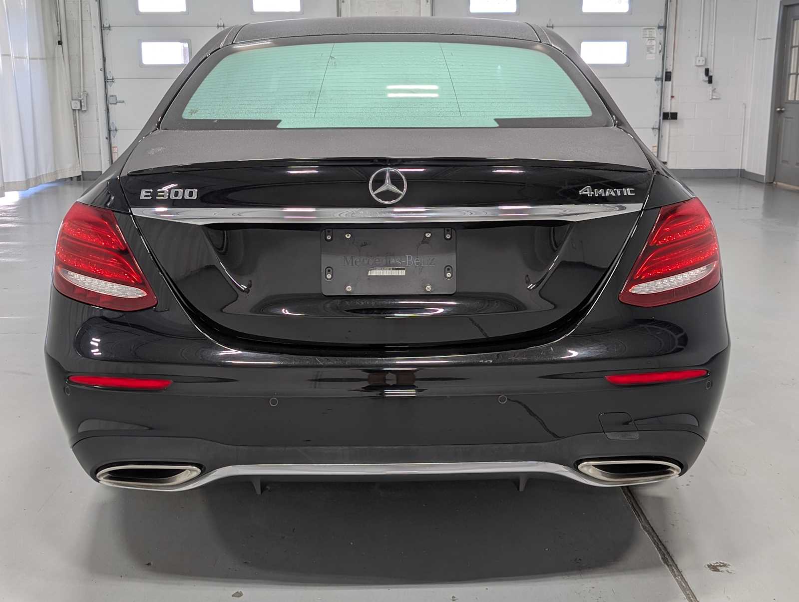 2018 Mercedes Benz E 300 4MATIC photo 3