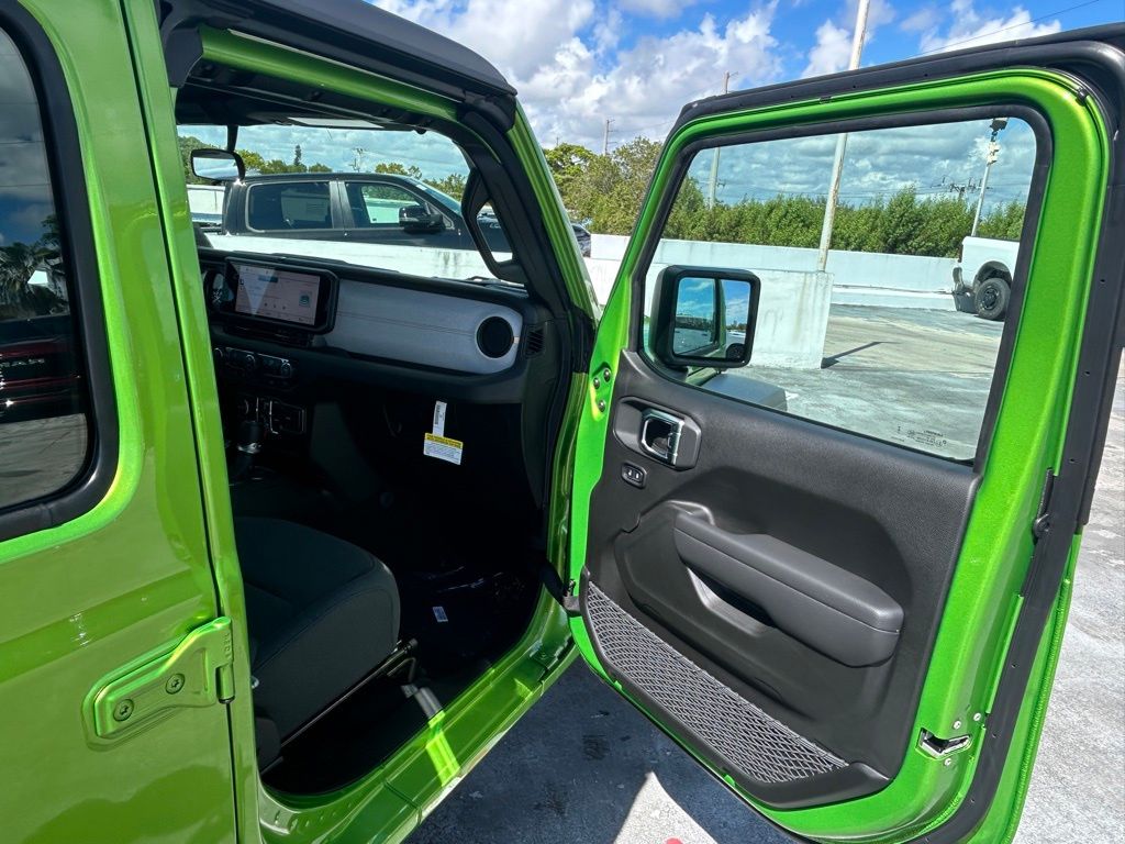 2025 Jeep Wrangler Sport photo 27