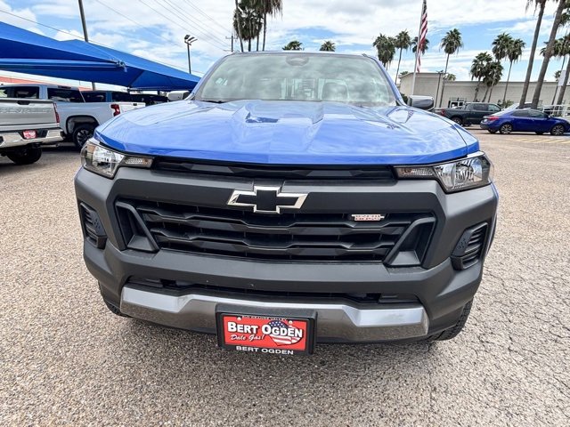 2025 Chevrolet Colorado Trail Boss photo 2
