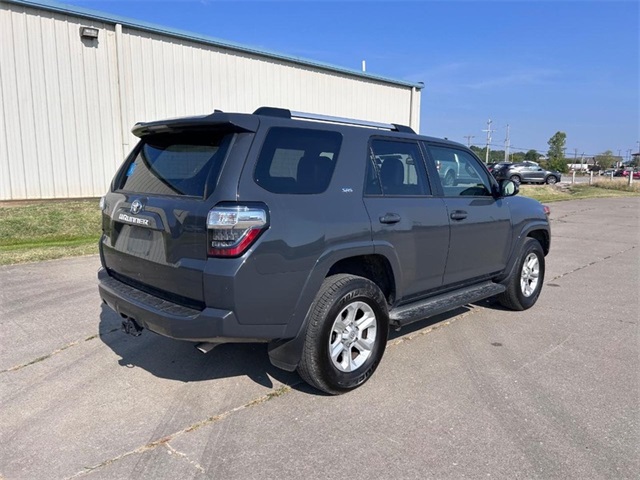 2024 Toyota 4Runner SR5 Premium photo 3