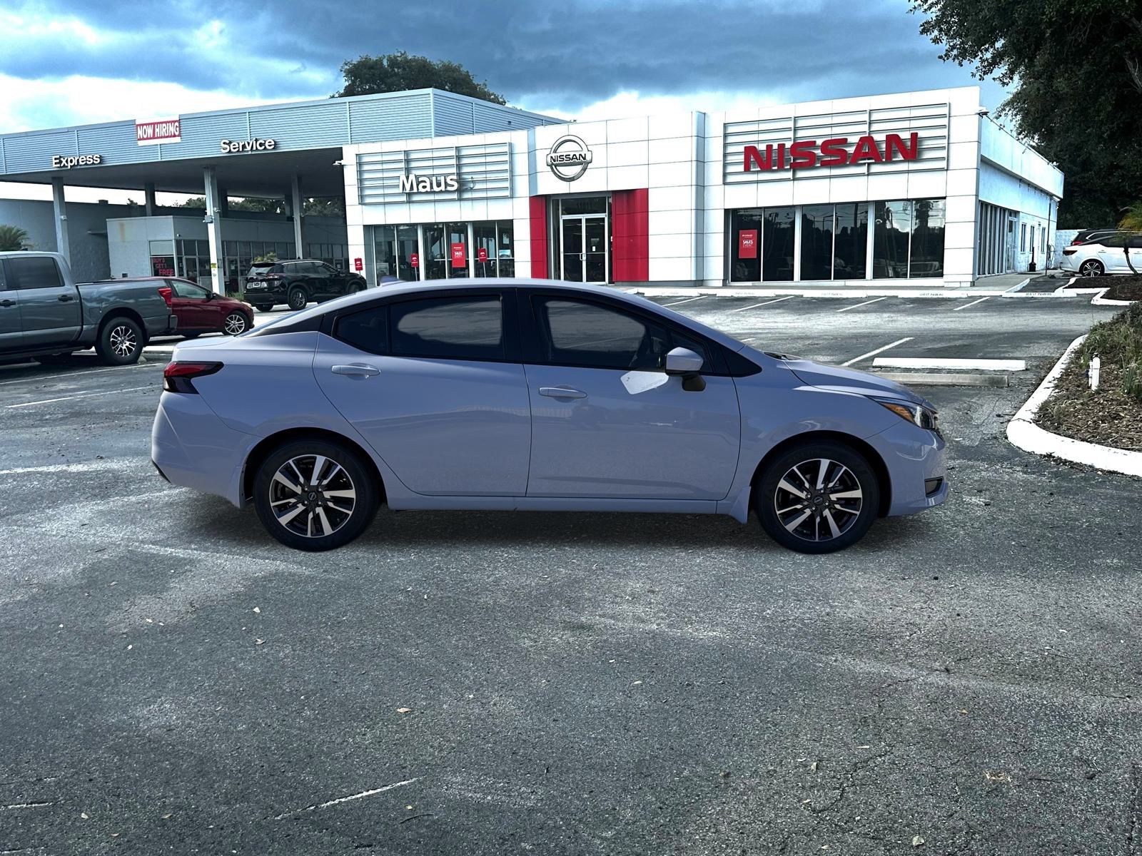 2025 Nissan Versa 1.6 SV photo 2