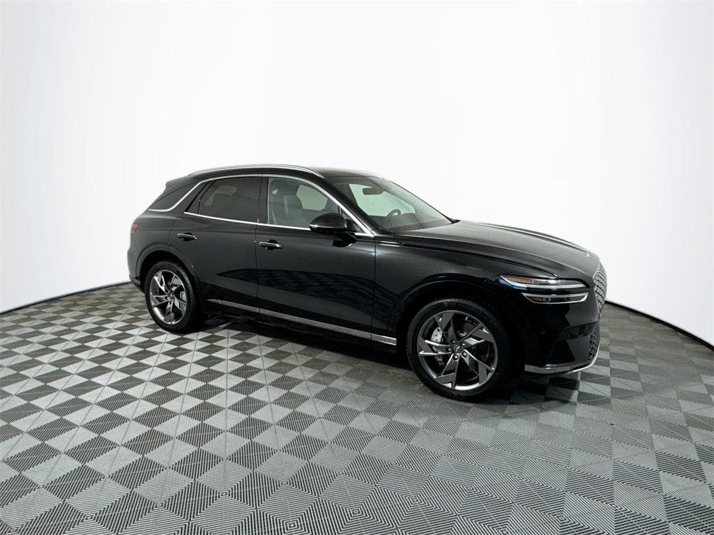 2023 Genesis Electrified GV70 Advanced photo 5