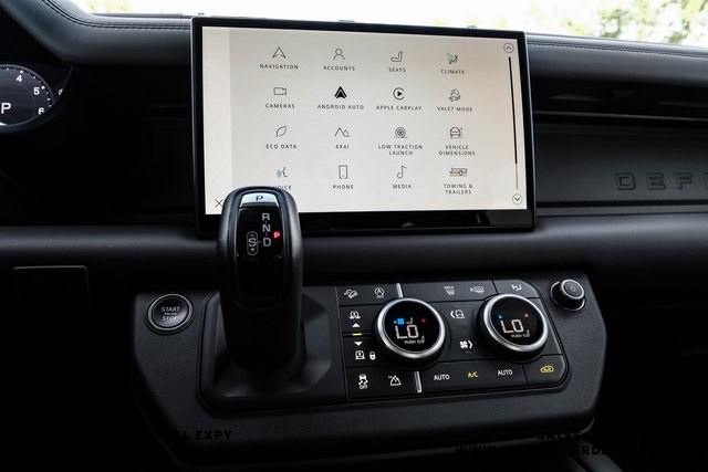 2025 Land Rover Defender 110 X-Dynamic SE photo 22