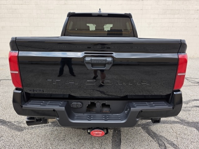 2024 Toyota Tacoma TRD Off-Road photo 4