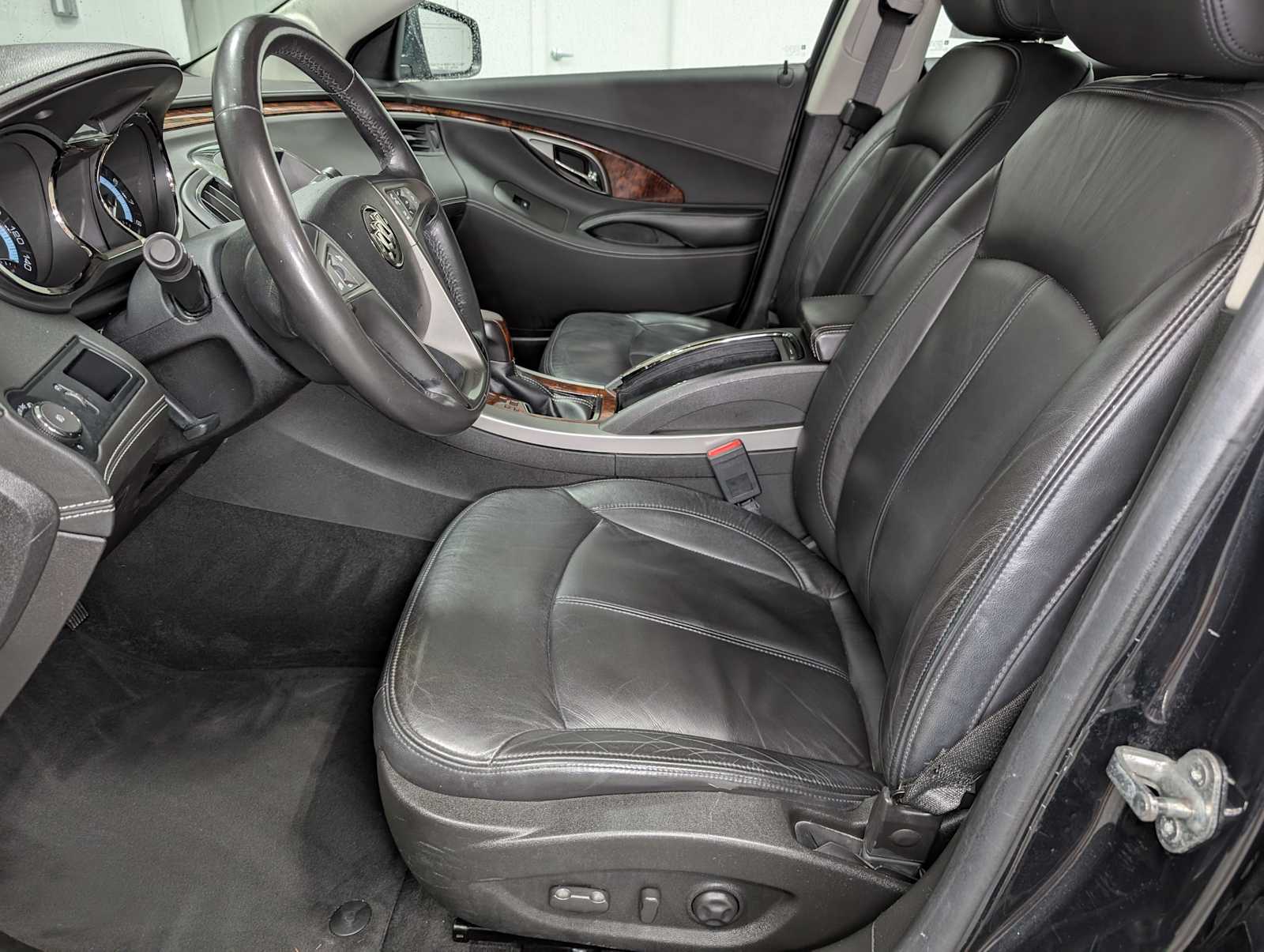 2012 Buick LaCrosse Leather photo 4