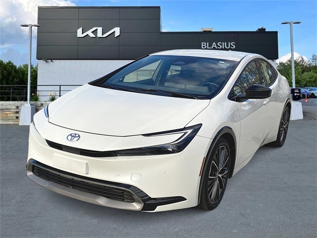 2024 Toyota Prius Limited photo 4