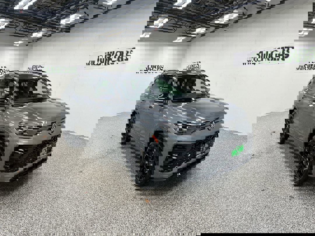 2026 Volkswagen Tiguan SE R-LINE BLACK's photo