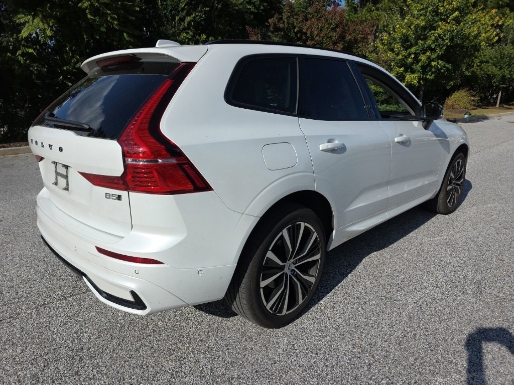 2023 Volvo XC60 B5 Ultimate photo 3