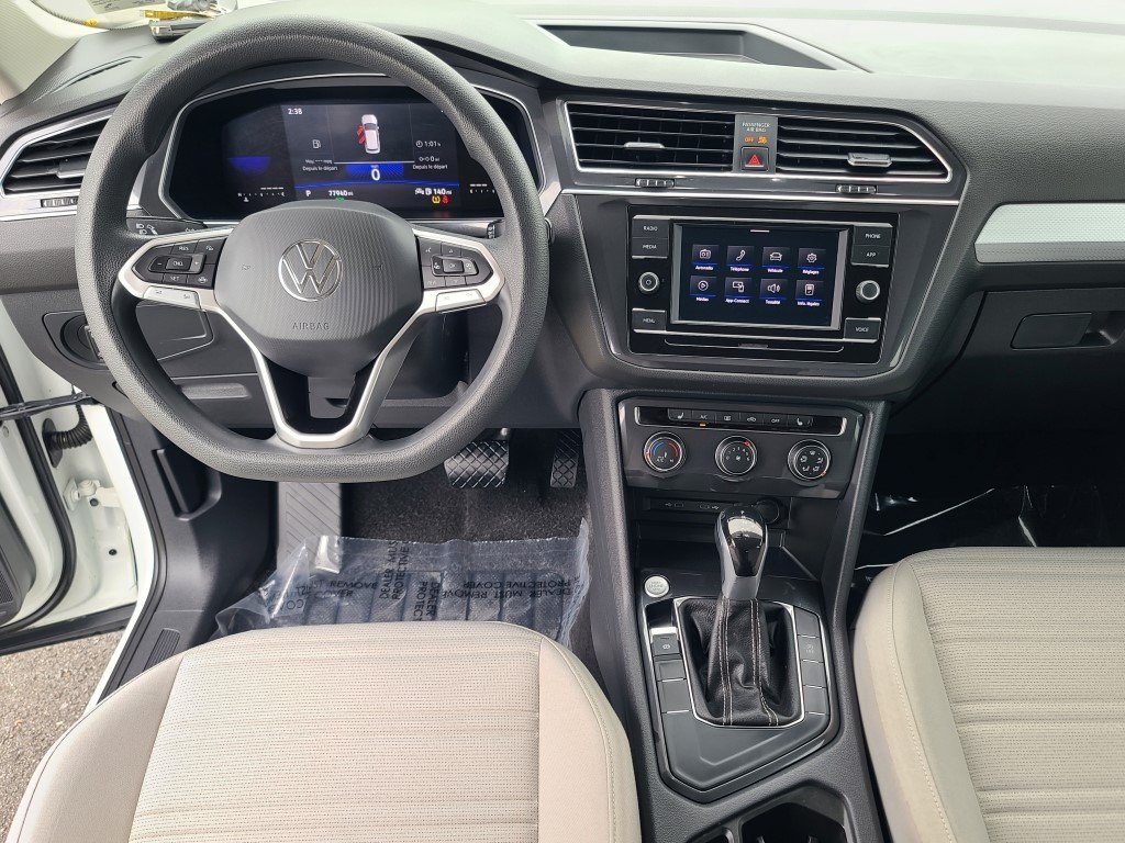 2023 Volkswagen Tiguan S photo 3
