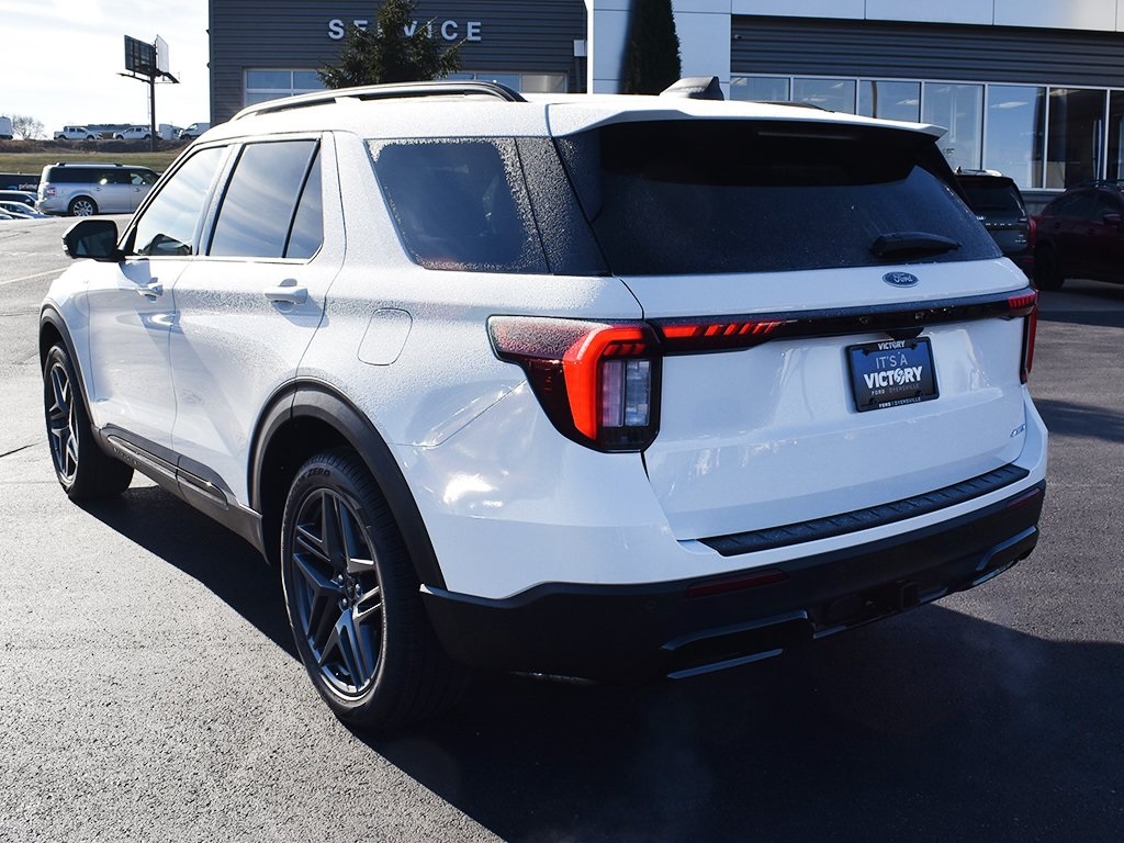 2026 Ford Explorer ST-Line photo 3