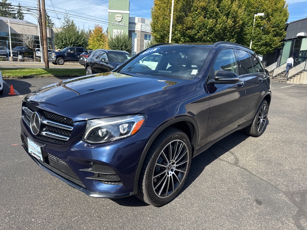 2018 Mercedes Benz GLC 300 4MATIC photo 3