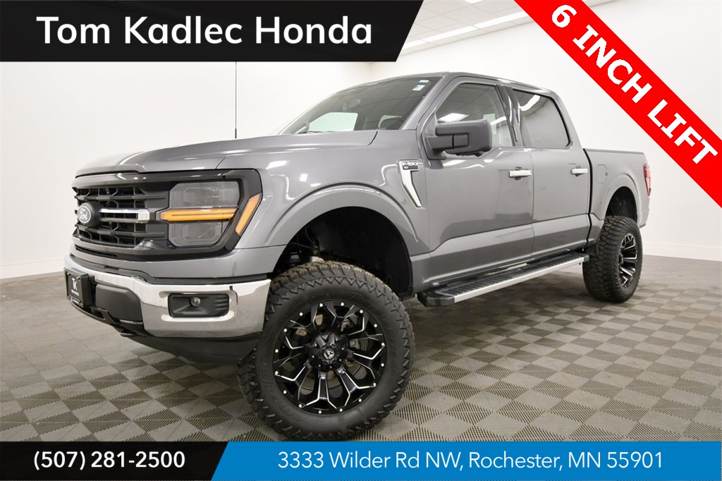 Used 2024  Ford XLT image 1