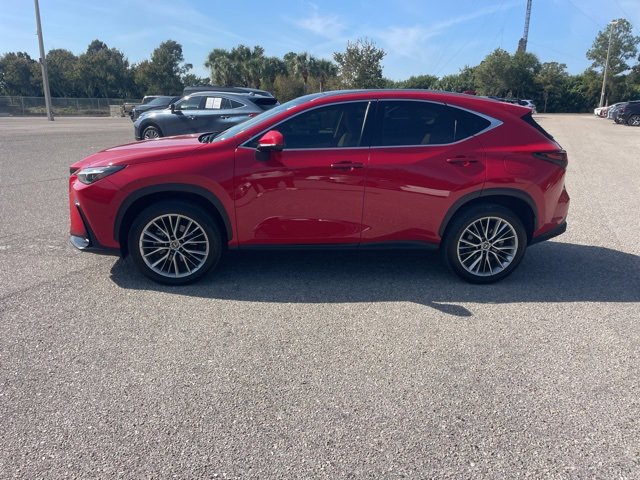 2022 Lexus NX 350h Luxury photo 4